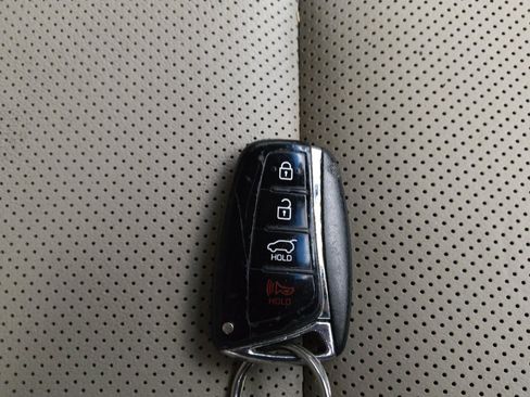 Used 2018 Hyundai Santa Fe SE w/ SE Premium Package 02 AWD/4WD image 32