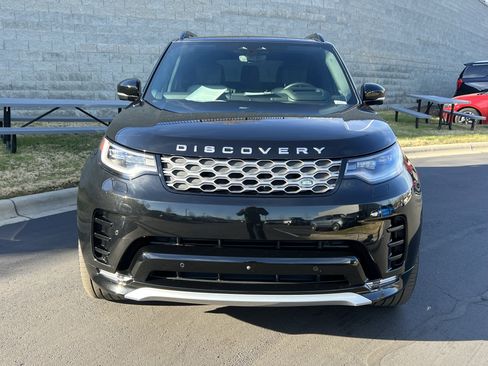 Certified 2024 Land Rover Discovery Metropolitan Edition image 10