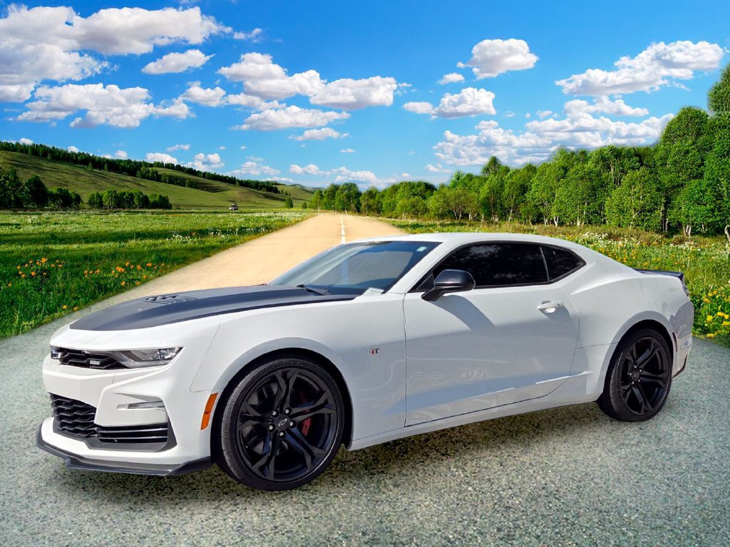 Used 2020 Chevrolet Camaro SS RWD image 2