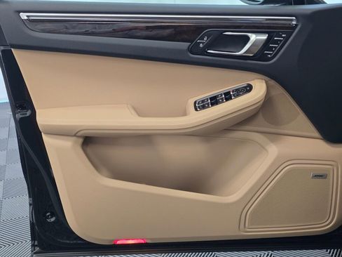 New 2025 Porsche Macan image 24