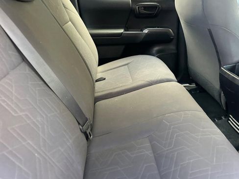 Used 2019 Toyota Tacoma TRD Off-Road w/ Technology Package AWD/4WD image 28