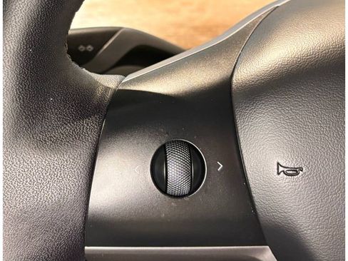 Used 2023 Tesla Model Y Long Range image 25