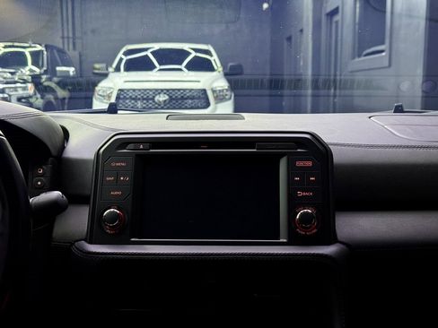 Used 2017 Nissan GT-R Premium image 22