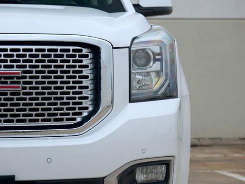 Used 2016 GMC Yukon Denali w/ Open Road Package AWD/4WD image 21