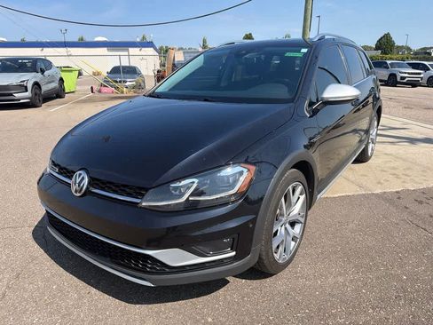 Used 2019 Volkswagen Golf Alltrack SE AWD/4WD image 1