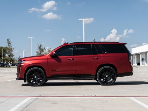 Used 2024 Cadillac Escalade V w/ LPO, ONYX Package AWD/4WD image 6