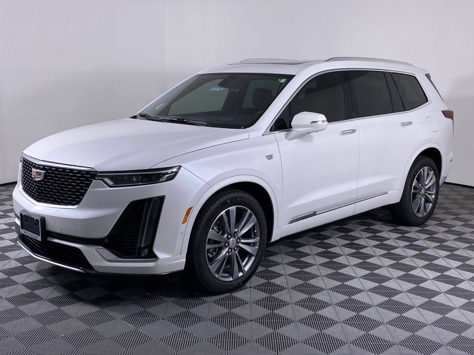 Certified 2024 Cadillac XT6 Premium Luxury w/ Technology Package FWD image 19