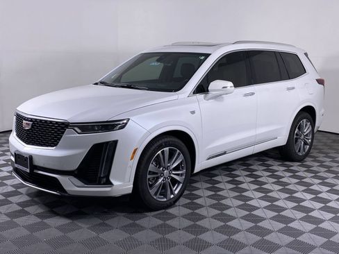 Certified 2024 Cadillac XT6 Premium Luxury w/ Technology Package FWD image 19