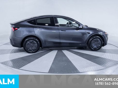 Used 2026 Tesla Model Y 2WD image 11