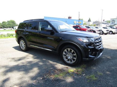 Used 2025 Ford Explorer Active w/ Active Comfort Package AWD/4WD image 43