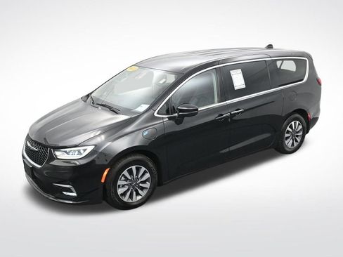 Used 2023 Chrysler Pacifica Touring-L FWD image 21