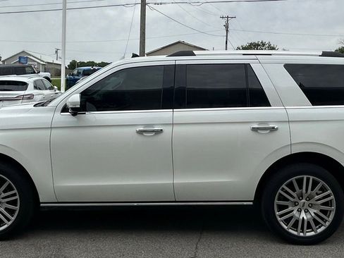 Used 2024 Ford Expedition Limited AWD/4WD image 4