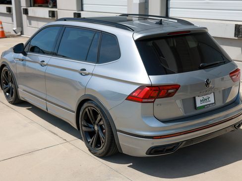 Used 2023 Volkswagen Tiguan SE R-Line FWD image 8