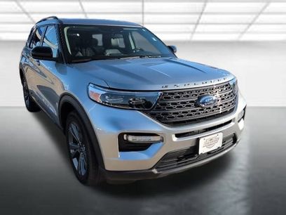 Used 2024 Ford Explorer XLT w/ Equipment Group 202A