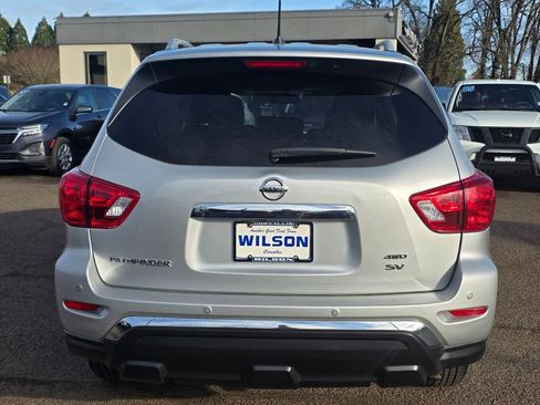 Used 2018 Nissan Pathfinder SV image 7