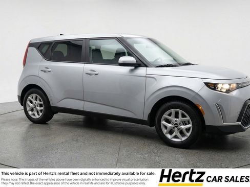 Used 2025 Kia Soul LX w/ LX Technology Package FWD image 1