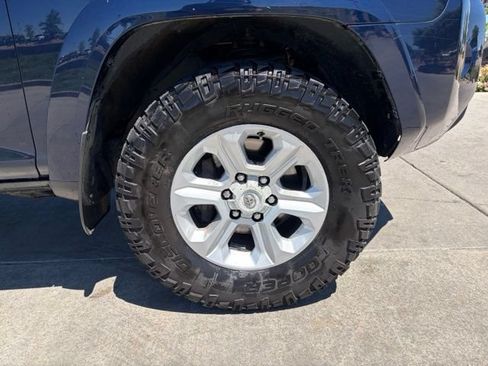 Used 2016 Toyota 4Runner SR5 AWD/4WD image 10