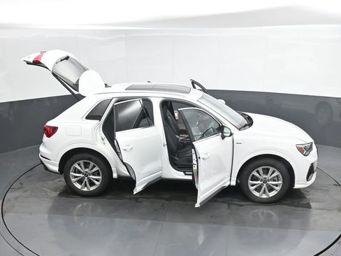 Used 2023 Audi Q3 2.0T Premium image 54