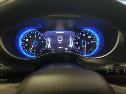 Used 2024 Chrysler Pacifica Touring-L FWD image 26