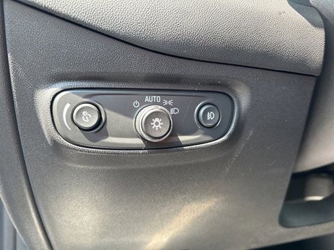 Used 2021 Chevrolet Equinox Premier image 21