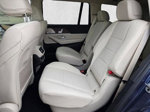 New 2026 Mercedes-Benz GLS 450 4MATIC image 16