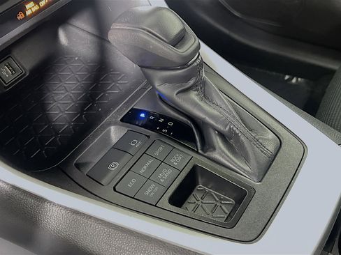 Used 2024 Toyota RAV4 LE image 22