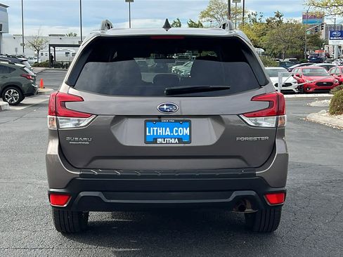 Used 2024 Subaru Forester Premium AWD/4WD image 6