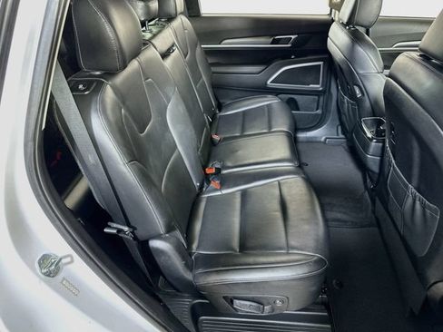 Used 2021 Kia Telluride LX AWD/4WD image 12