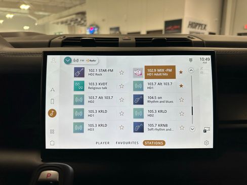 Used 2025 Land Rover Defender 110 X image 30