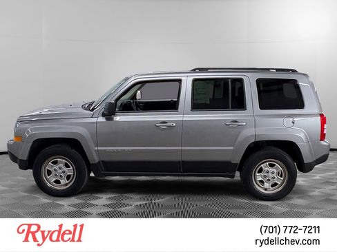Used 2015 Jeep Patriot Sport w/ Power Value Group AWD/4WD image 2