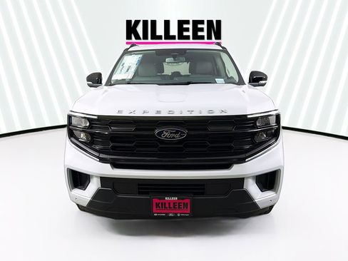 New 2026 Ford Expedition Active image 2