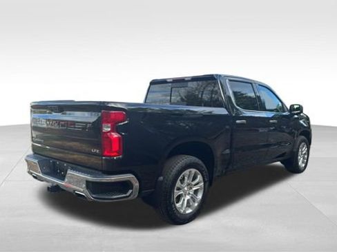 Used 2023 Chevrolet Silverado 1500 LTZ image 2