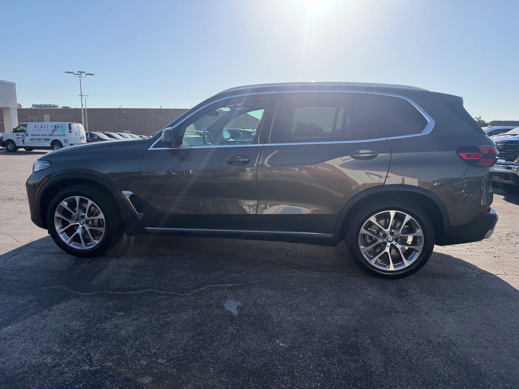 Used 2024 BMW X5 xDrive40i w/ Premium Package AWD/4WD image 12