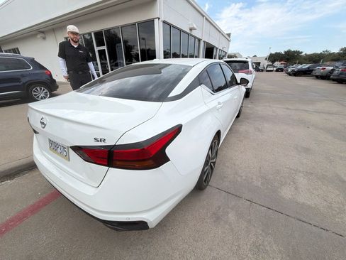 Used 2021 Nissan Altima 2.5 SR FWD image 4