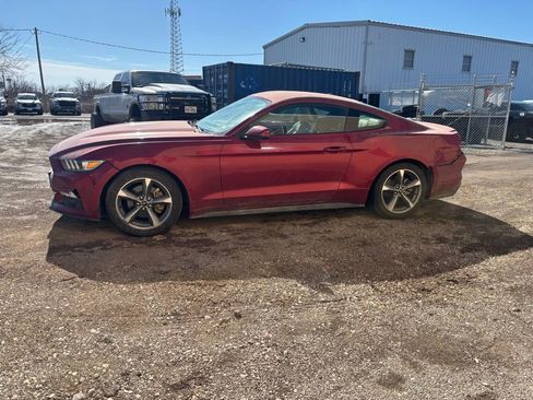 Used 2017 Ford Mustang Premium image 4