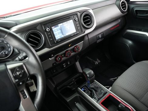 Used 2019 Toyota Tacoma SR5 image 21