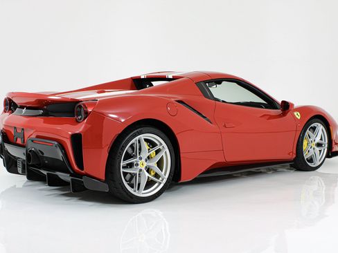 Certified 2019 Ferrari 488 Pista Spider RWD image 13