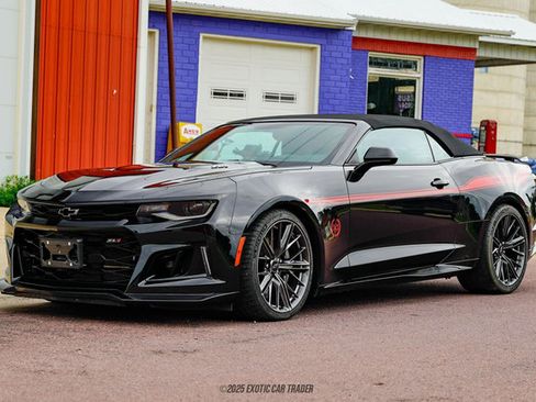 Used 2022 Chevrolet Camaro ZL1 RWD image 14