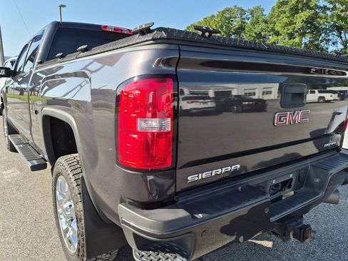 Used 2016 GMC Sierra 2500 Denali w/ Duramax Plus Package AWD/4WD image 7