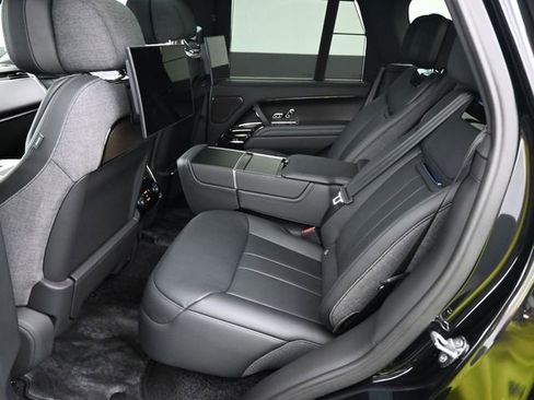 New 2025 Land Rover Range Rover SV image 6