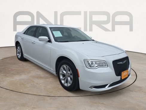 Certified 2023 Chrysler 300 Touring RWD image 4