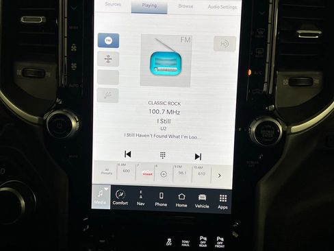 Used 2024 RAM 2500 Big Horn w/ Sport Appearance Package image 19