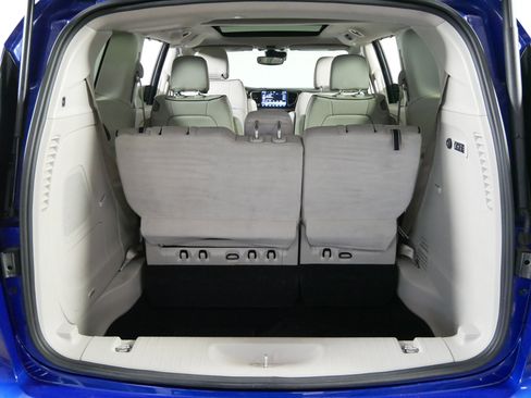 Used 2021 Chrysler Pacifica Limited AWD/4WD image 18