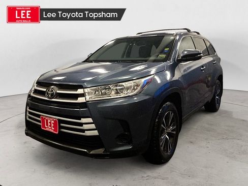 Used 2017 Toyota Highlander LE image 1
