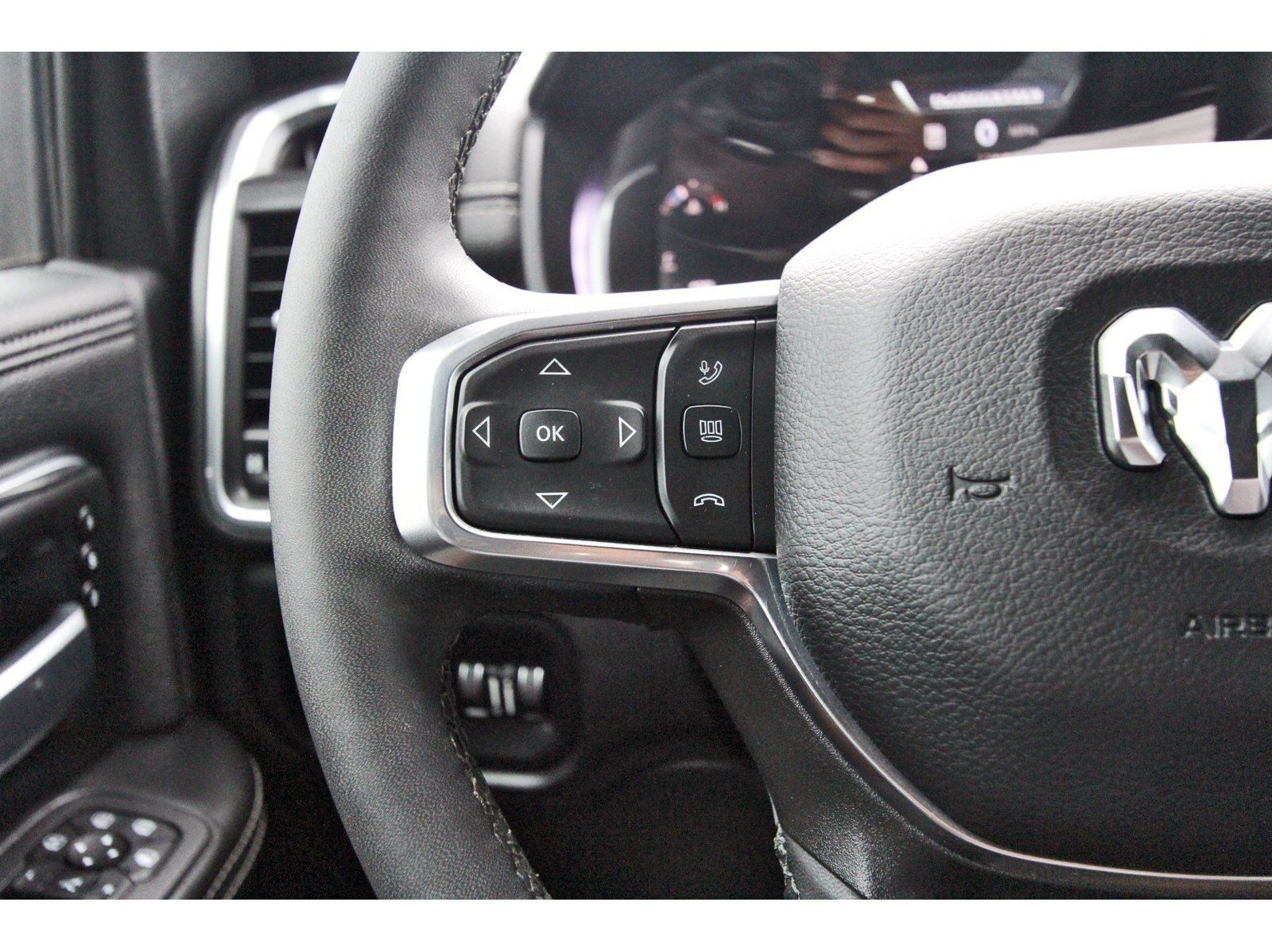 Used 2025 RAM 2500 Laramie w/ Sport Appearance Package AWD/4WD image 24