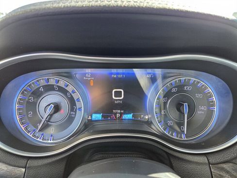Used 2017 Chrysler 300 Limited image 17