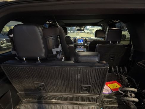 Used 2021 Ford Expedition Limited image 10