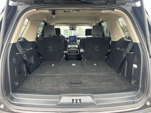 Used 2024 Ford Expedition XLT image 30