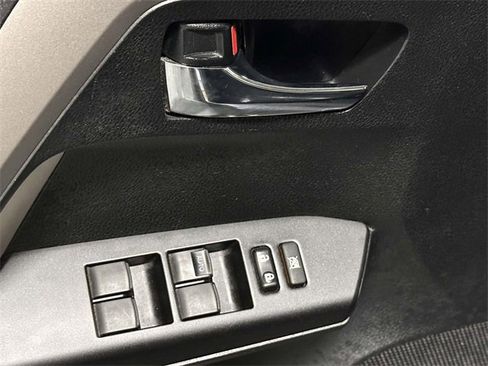 Used 2018 Toyota RAV4 XLE image 13