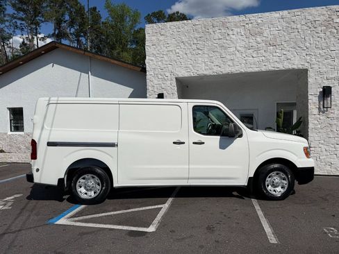 Used 2012 Nissan NV 2500 S image 15